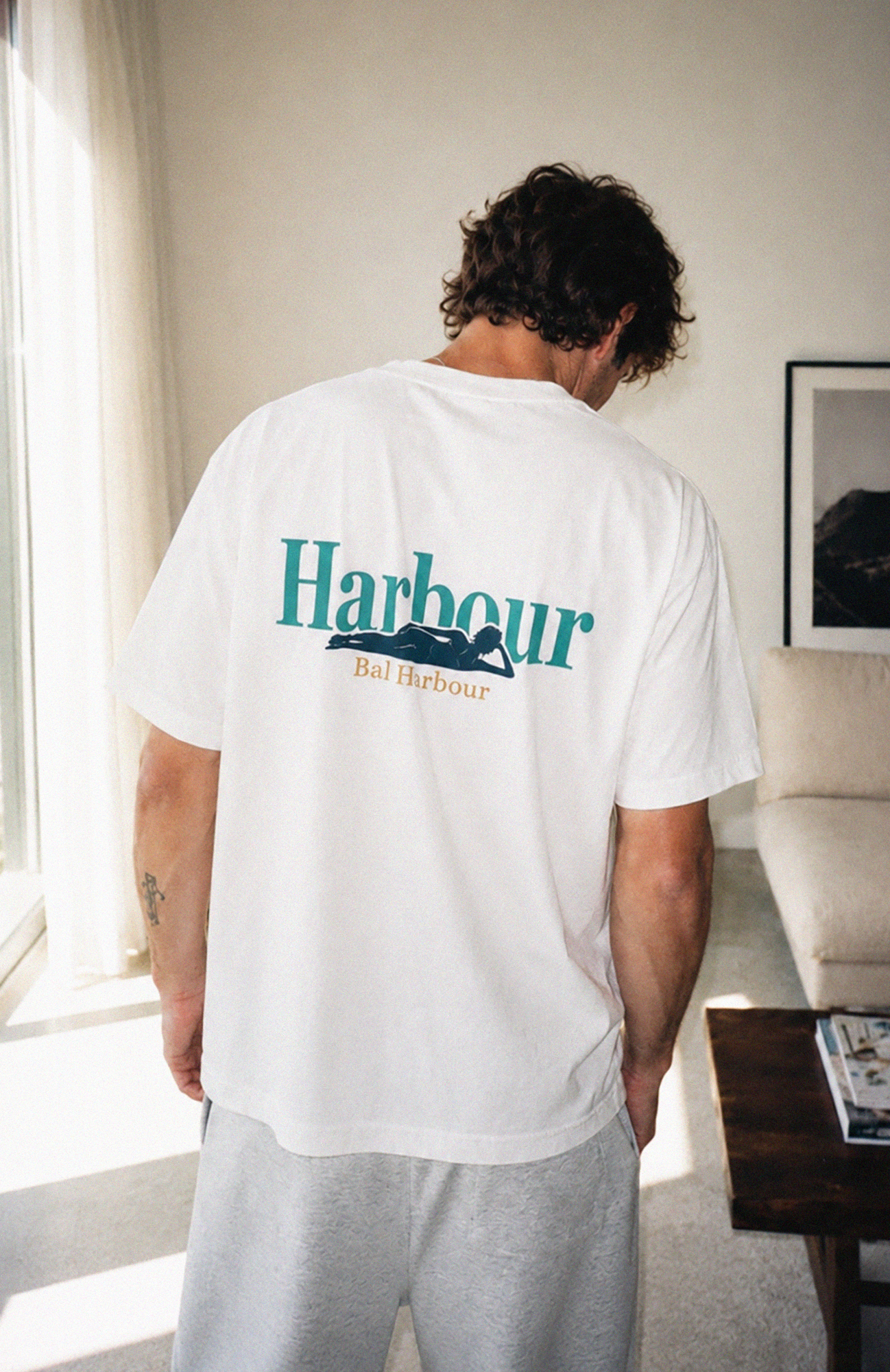 SUNBATHER TEE